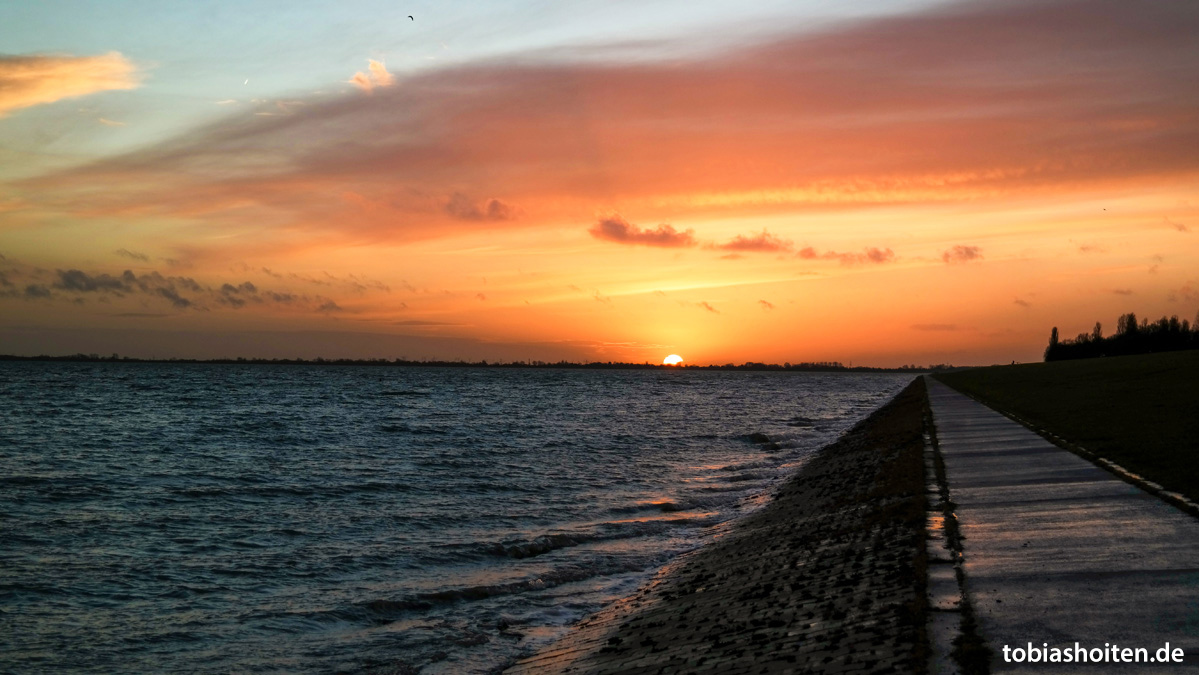 Wilhelmshaven Sonnenuntergang Tobias Hoiten