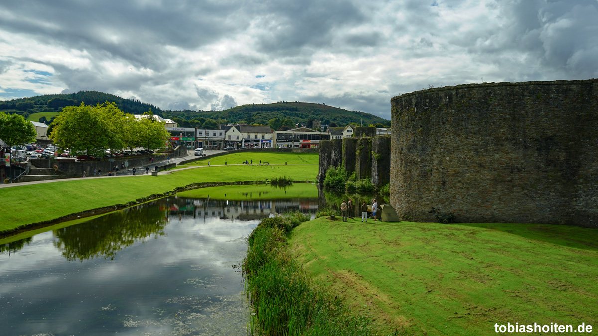 wales-caerphilly-castle-tobias-hoiten-1