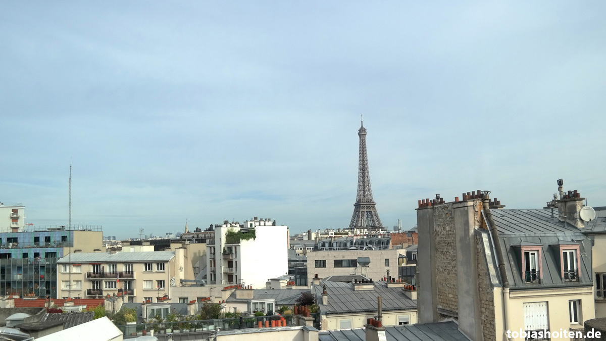 Paris Eiffelturm Hotelzimmer Tobias Hoiten