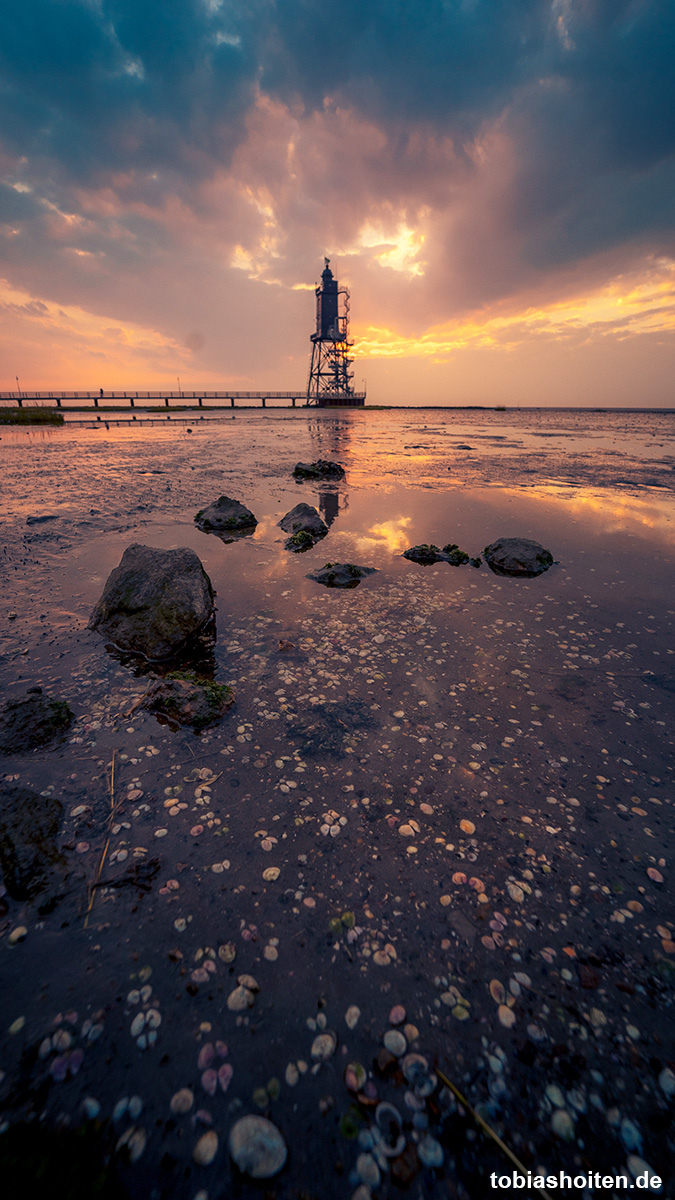 die-nordsee-pilsumer-leuchtturm-tobias-hoiten