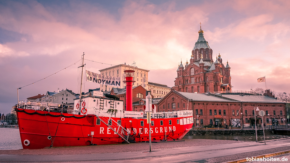 helsinki-im-winter-kirche-tobias-hoiten