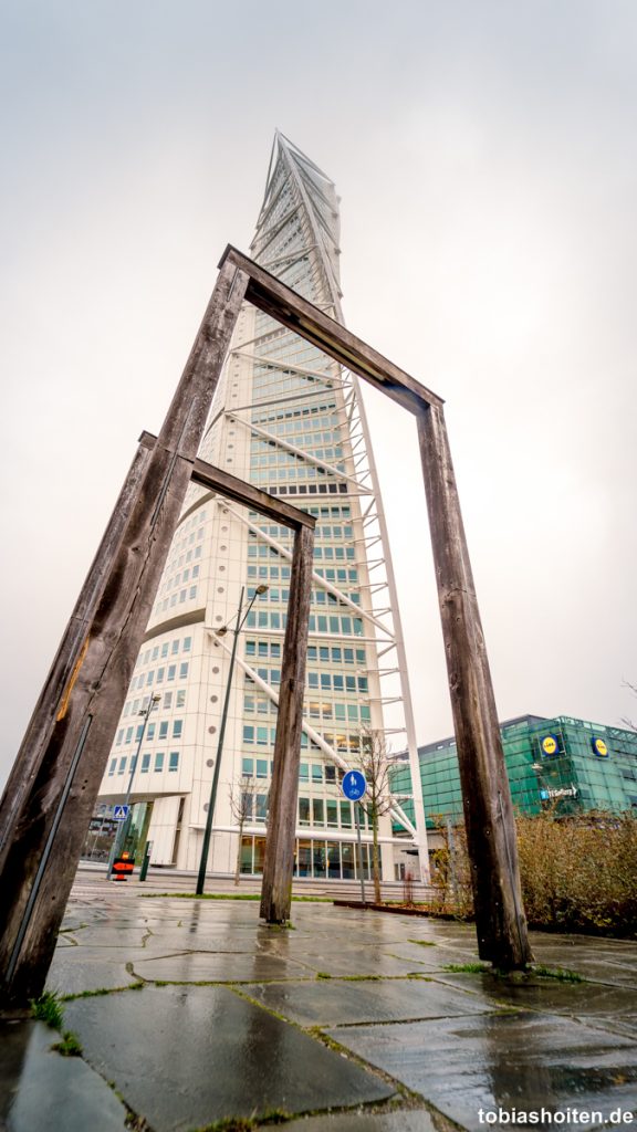 malmo-turning-torso-tobias-hoiten-2