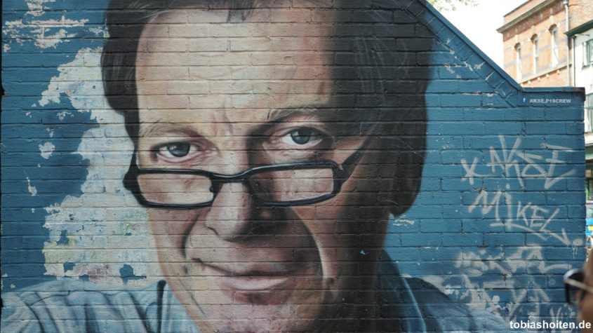 manchester-street-art-tony-wilson-tobias-hoiten