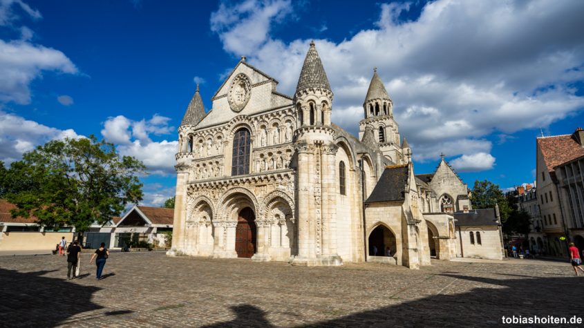 poitiers-sehenswuerdigkeiten-notre-dame-tobias-hoiten-1