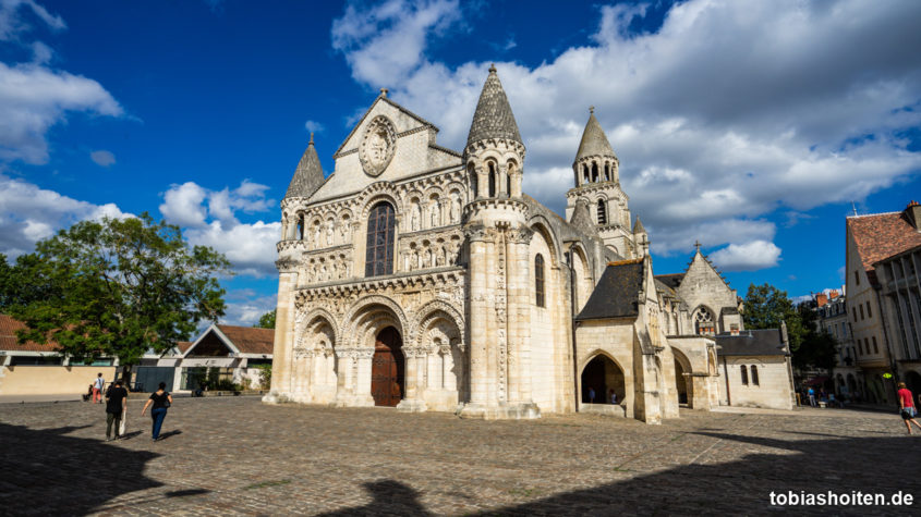 7-tage-frankreich-poitiers-notre-dame-tobias-hoiten