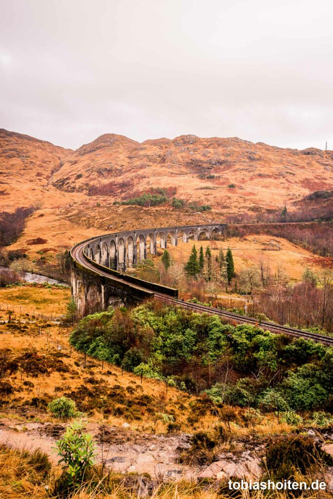 schottland-roadtrip-glenfinnan-viaduct-tobias-hoiten-2